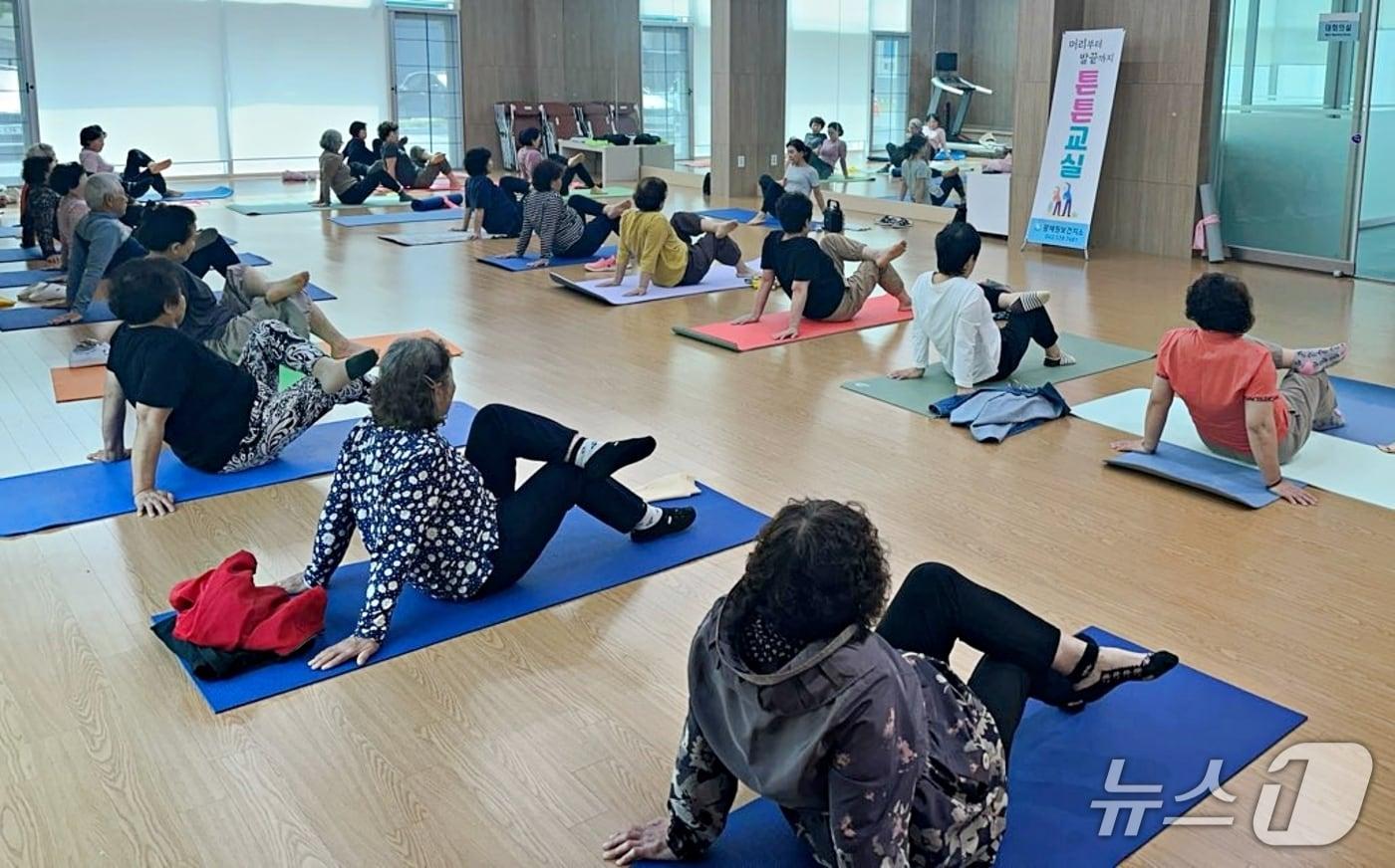 본문 이미지 - 진천 광혜원보건지소 튼튼교실.(진천군 제공. 재판매 및 DB금지)/뉴스1