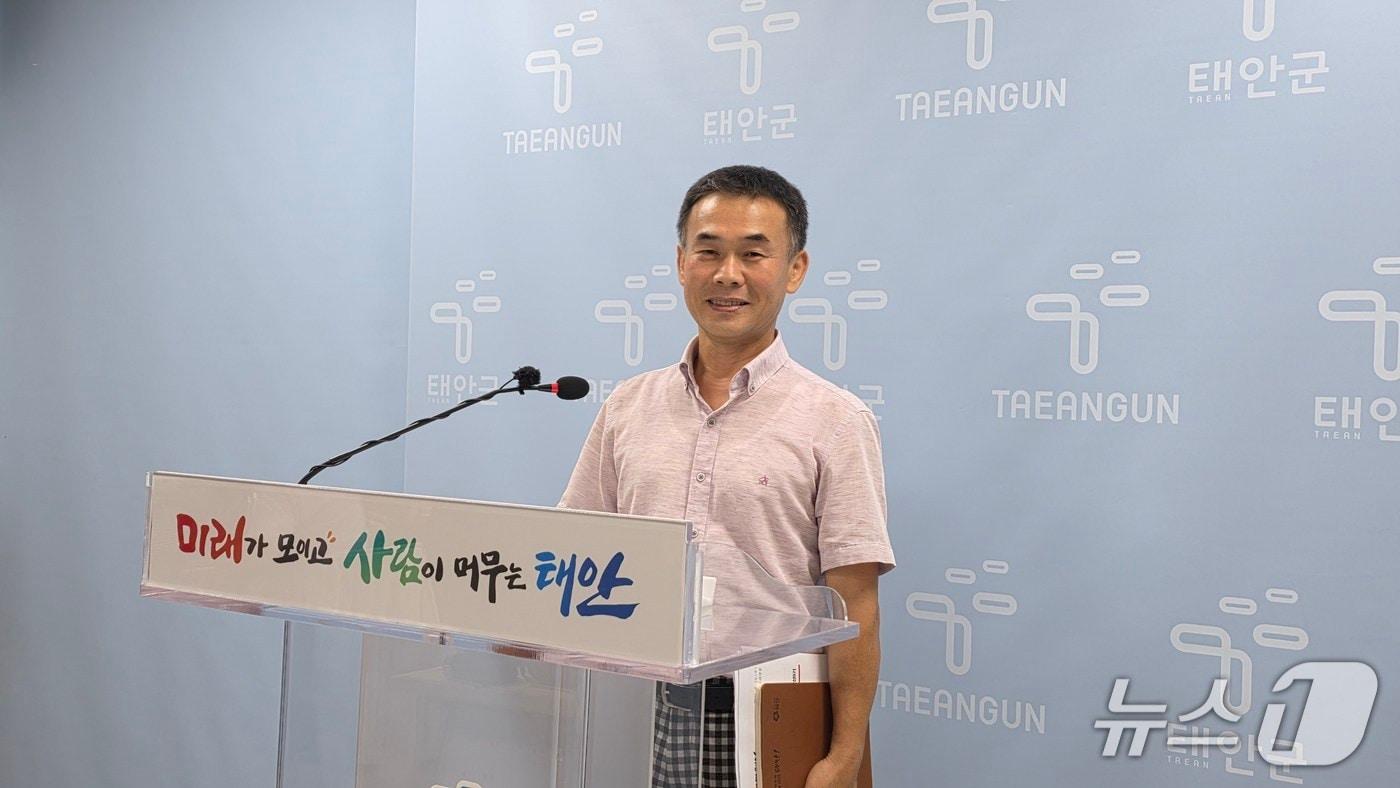 본문 이미지 - 김성호 태안군 민원봉사과장 브리핑 ⓒ 뉴스1 김태완 기자