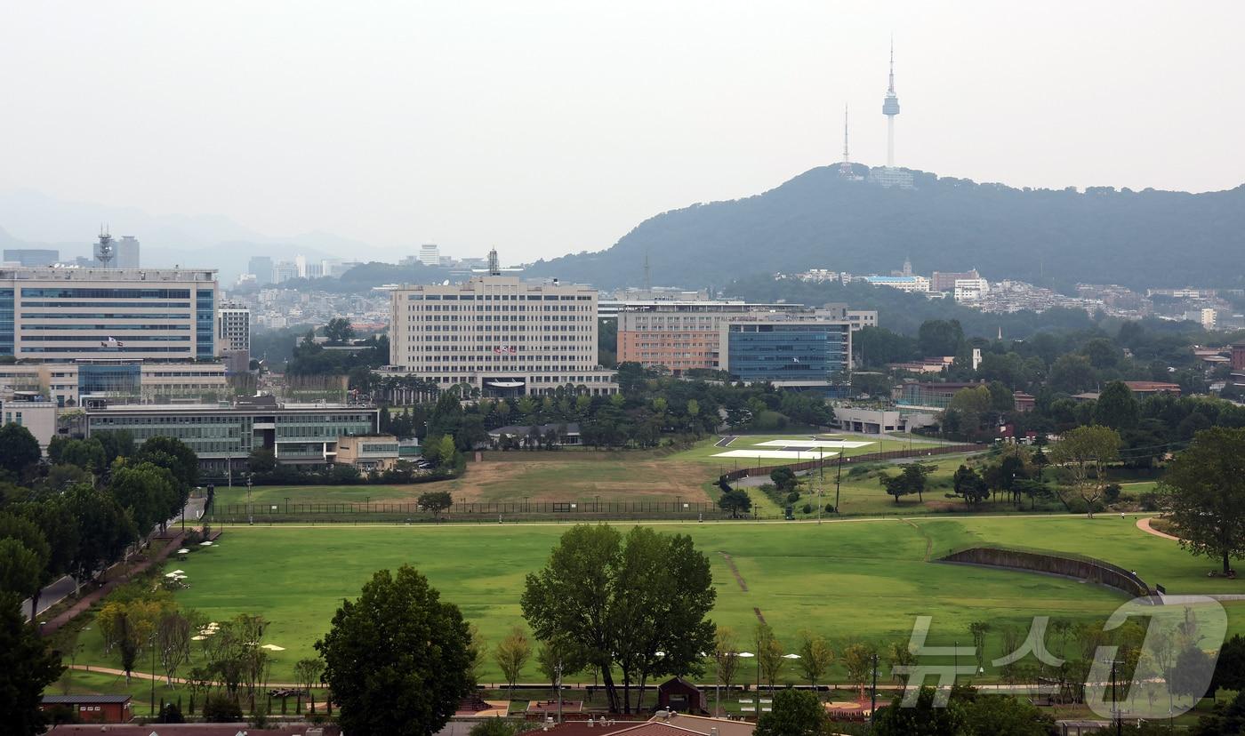 본문 이미지 - 사진은 19일 서울 용산구 용산공원 일대 모습. 2026.8.19 ⓒ 뉴스1 김진환 기자