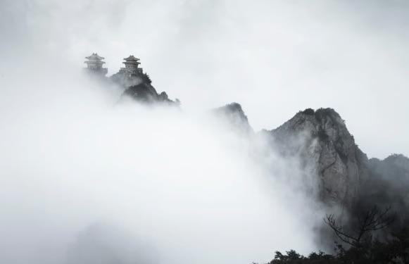 본문 이미지 - 2000년이 넘는 역사를 자랑하는 노군산은 중국의 도교 명산 중 하나다. SCMP