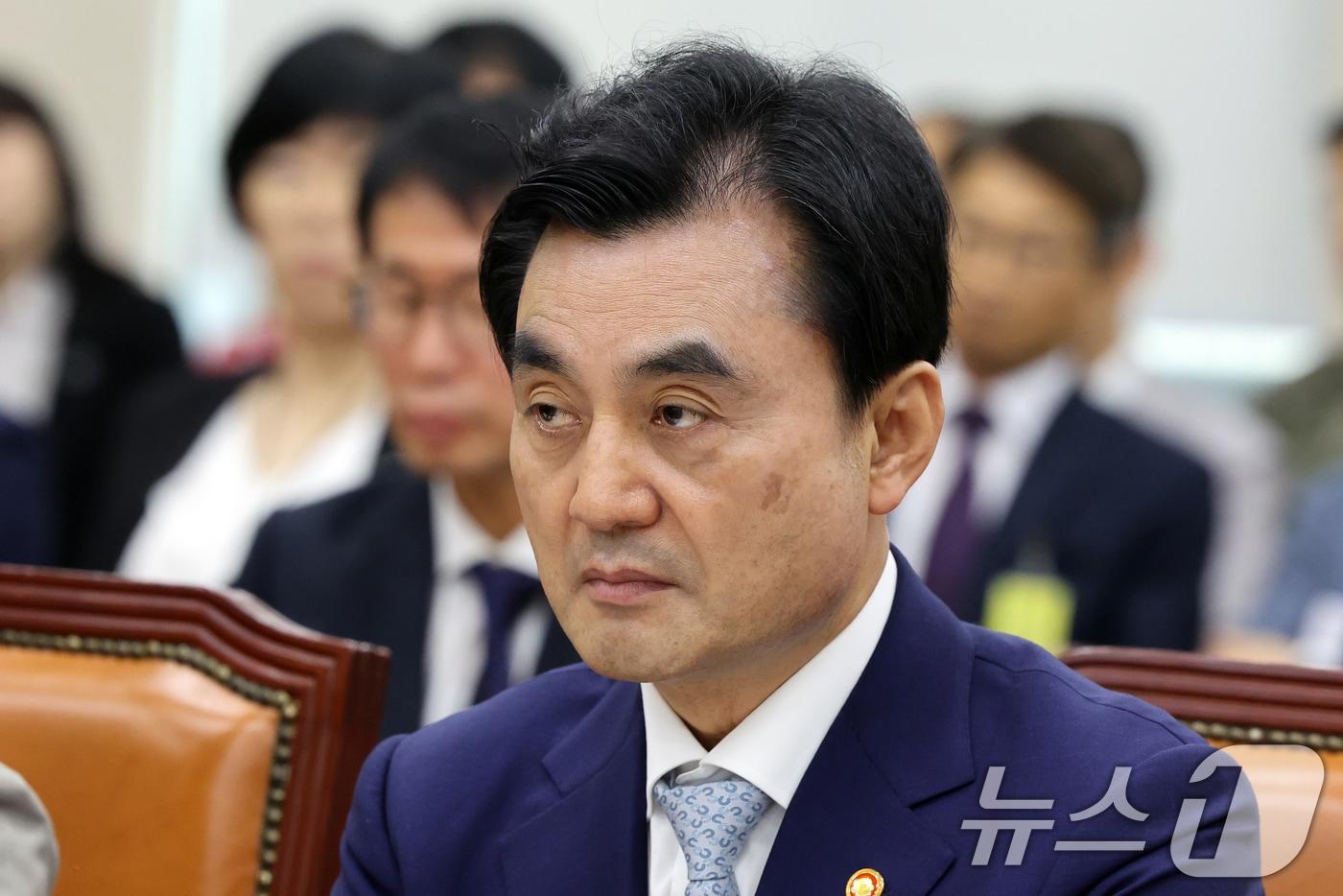 본문 이미지 - 안규백 국방부 장관이 20일 오전 서울 여의도 국회에서 열린 국방위원회 전체회의에 자리하고 있다. 2026.8.20 ⓒ 뉴스1 황기선 기자