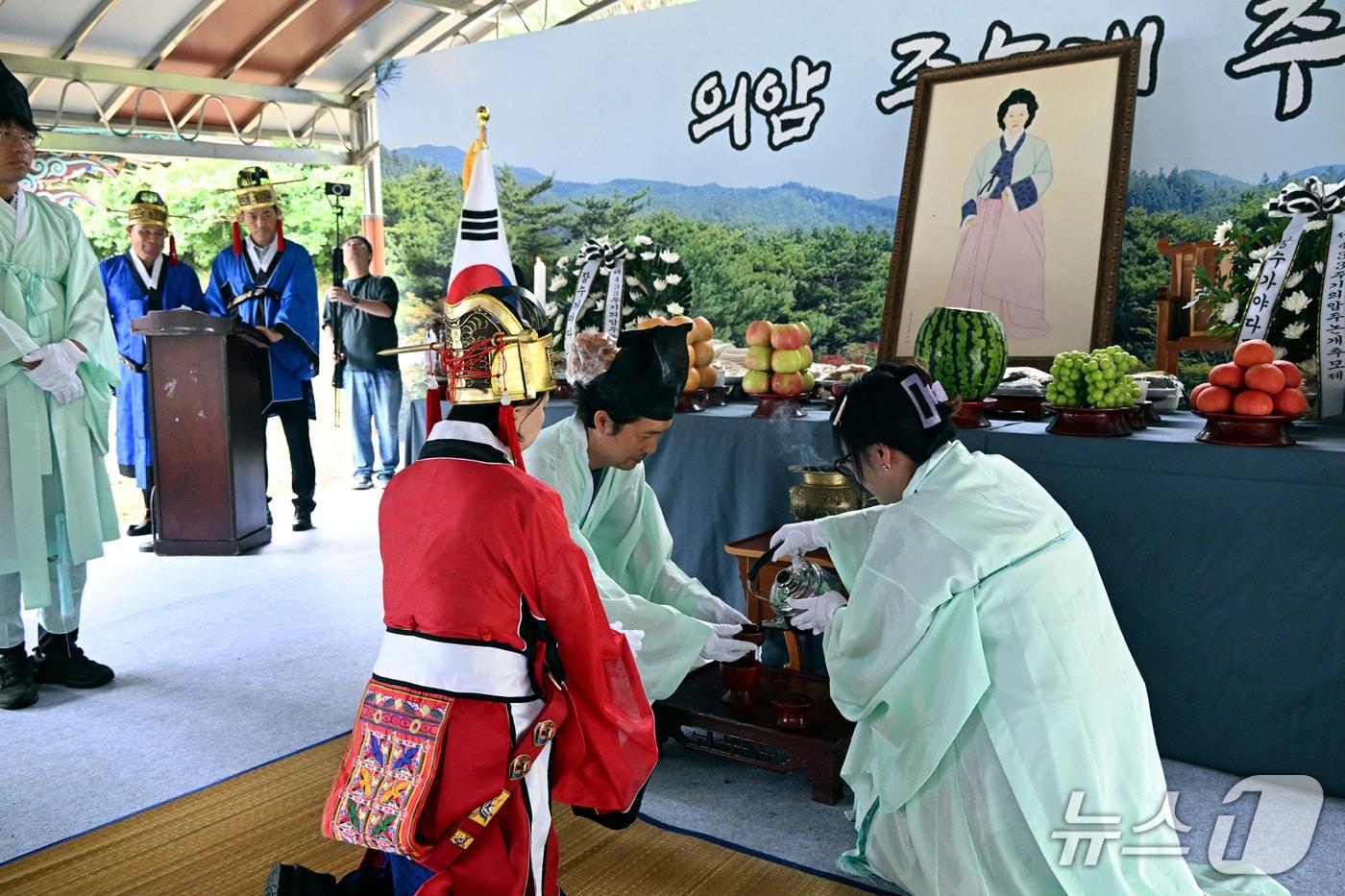 본문 이미지 - 전북 장수군은 '제433주기 의암 주논개 추모제'를 거행했다고 20일 밝혔다.(장수군 제공. 재판매 및 DB금지)2026.8.20/뉴스1