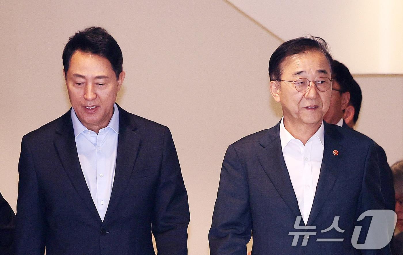 본문 이미지 - 김윤덕 국토교통부 장관과 오세훈 서울시장2026.8.20 ⓒ 뉴스1 박지혜 기자
