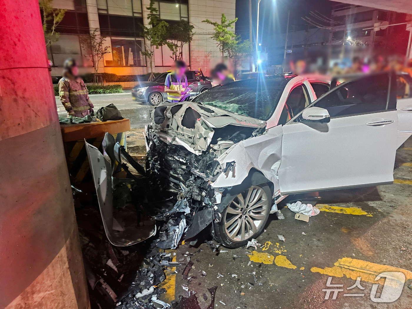 본문 이미지 - 18일 오후 부산 사상구 학장동 교차로 교통사고 현장. (사상경찰서 제공. 재판매 및 DB 금지)