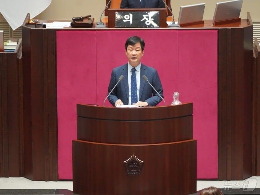 본문 이미지 - 박균택 더불어민주당 의원(광주 광산갑)이 20일 국회 본회의에서 전두환·노태우 비자금 환수를 골자로 한 범죄수익은닉법 제안설명을 하고 있다.(박균택 의원실 제공. 재배포 및 DB 금지)