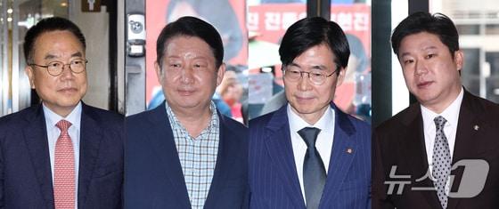 본문 이미지 - 국민의힘 윤리위가 20일 서울 여의도 중앙당사에서 전체회의를 열고 현역 의원 4인에 대한 징계안을 심의했다. 사진은 징계 대상자 서범수(왼쪽부터), 조경태, 권영진, 진종오 의원. (뉴스1DB. 재판매 및 DB금지) 2026.8.20/뉴스1