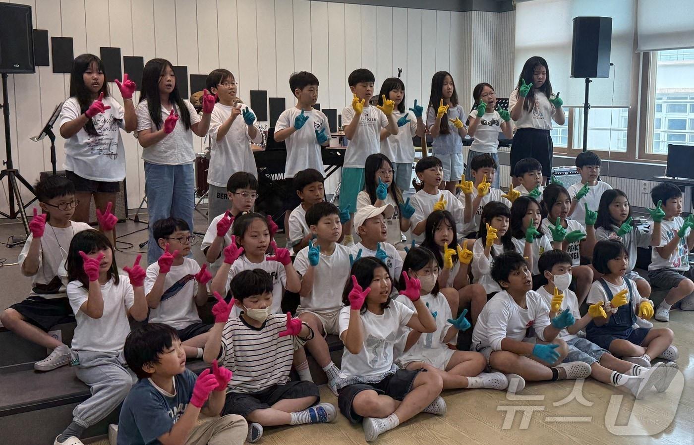 본문 이미지 - 경북교육청이 ‘아우름 교육과정’을 통해 학교 규모와 지역 여건을 넘어 학생들의 배움과 경험을 넓혔다. /뉴스1