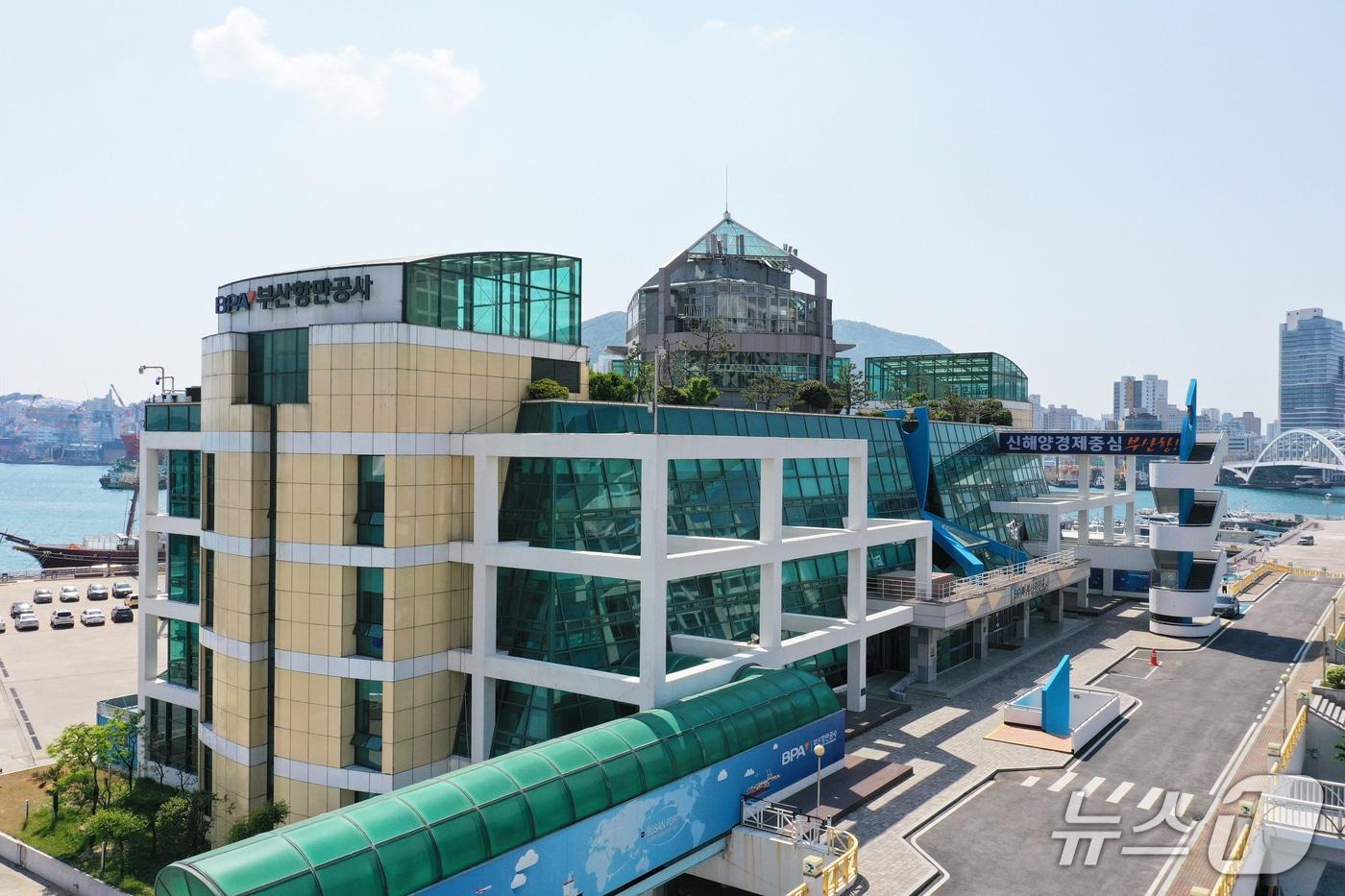 본문 이미지 - 부산항만공사 사옥 전경 (BPA 제공. 재판매 및 DB금지)