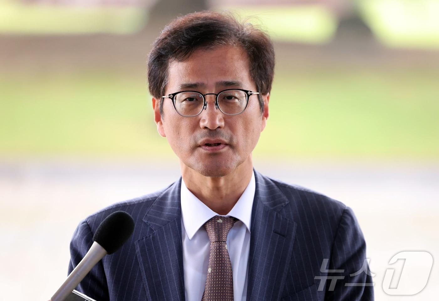 본문 이미지 - 6·3 지방선거 투표용지 부족 사태 등을 수사하는 이태한 선거관리위원회 특별검사가 21일 오전 서울 서초구 대검찰청에서 박규형 기획조정부장, 최지석 공공수사부장 등과 면담을 앞두고 취재진 질문에 답변하고 있다. 2026.8.21 ⓒ 뉴스1 김진환 기자