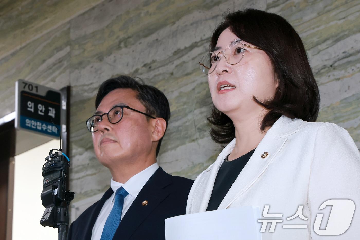 본문 이미지 - 이주희 더불어민주당 원내대변인. (공동취재) 2026.8.21 ⓒ 뉴스1 신웅수 기자