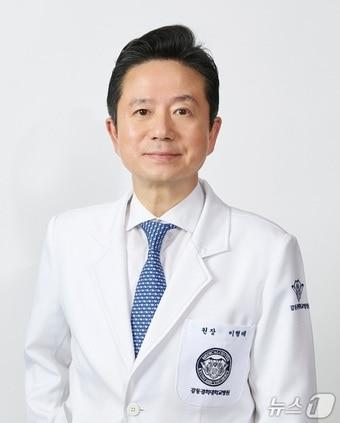 본문 이미지 - 포괄수련종합병원들은 지난 19일 대한병원협회에서 '포괄수련종합병원 협의체' 발족식과 연석회의를 열고 이형래 강동경희대병원장(사진)을 초대 회장으로 선출했다.(강동경희대병원 제공)