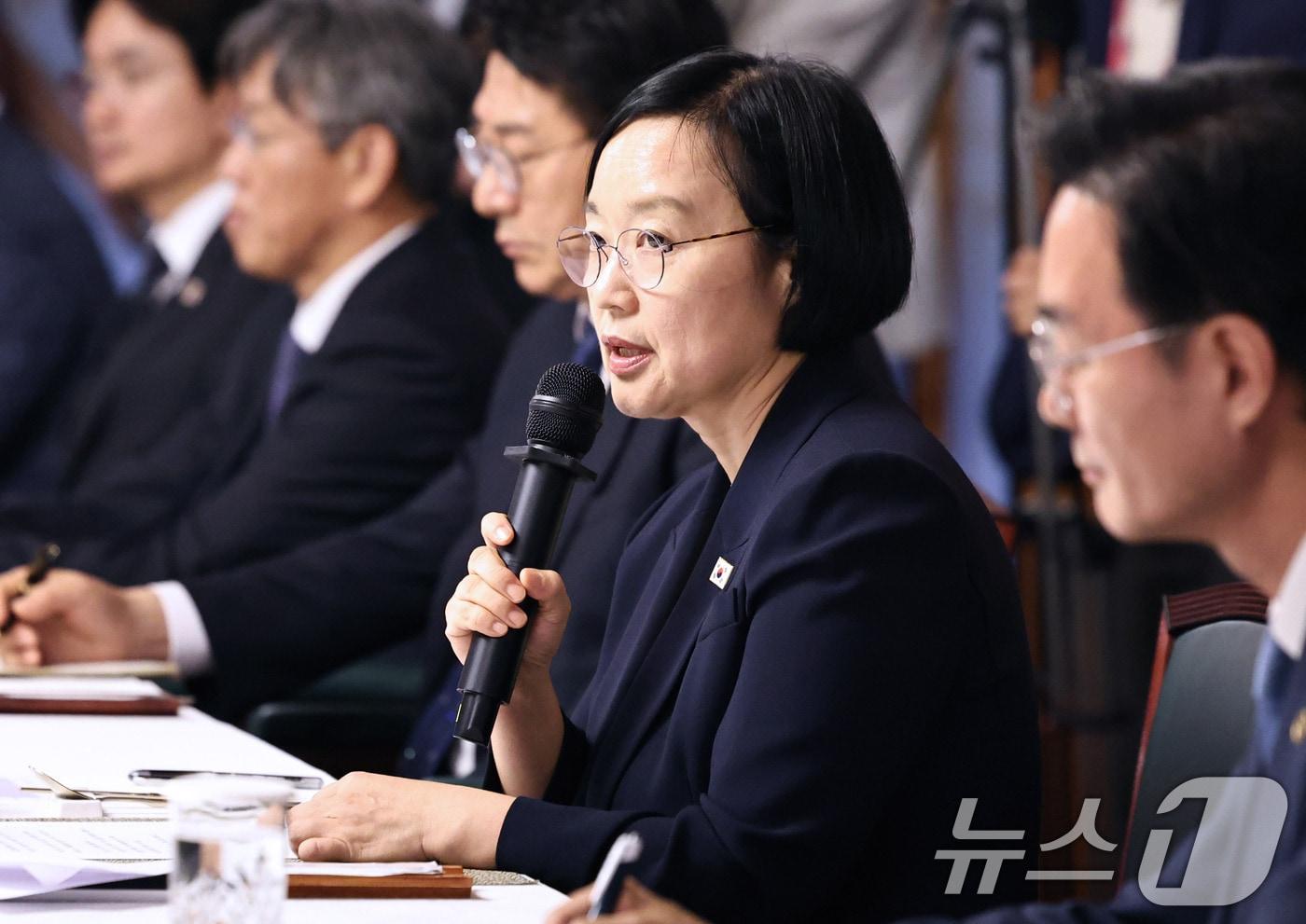본문 이미지 - 한성숙 국무총리가 21일 오후 서울 종로구 삼청동 국무총리 서울공관에서 열린 주택공급 관련 서울 구청장 간담회에서 모두발언을 하고 있다. 2026.8.21 ⓒ 뉴스1 구윤성 기자
