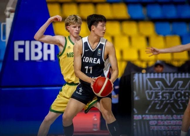 본문 이미지 - 한국 U18 농구 대표팀 윤지원.(FIBA 홈페이지 캡처)