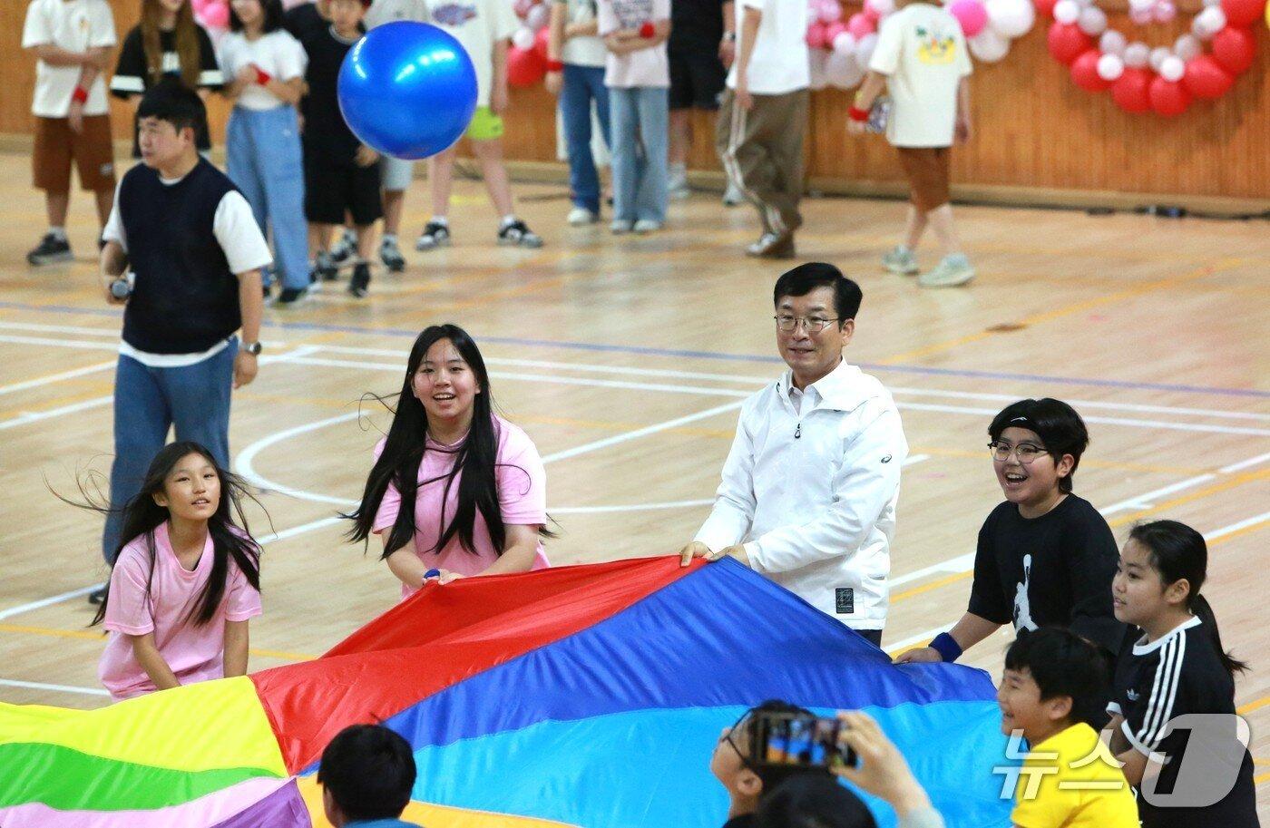 본문 이미지 - 4회 단양 작은 학교들의 큰 운동회.(자료사진)