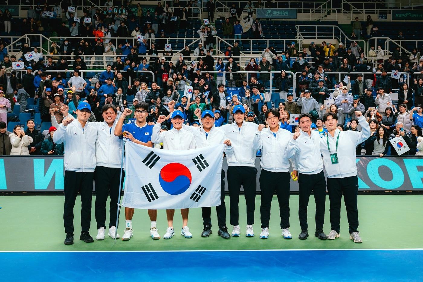 본문 이미지 - 2026 데이비스컵 1차 최종본선진출전에서 승리한 한국 데이비스컵 대표팀.(대한테니스협회 제공)