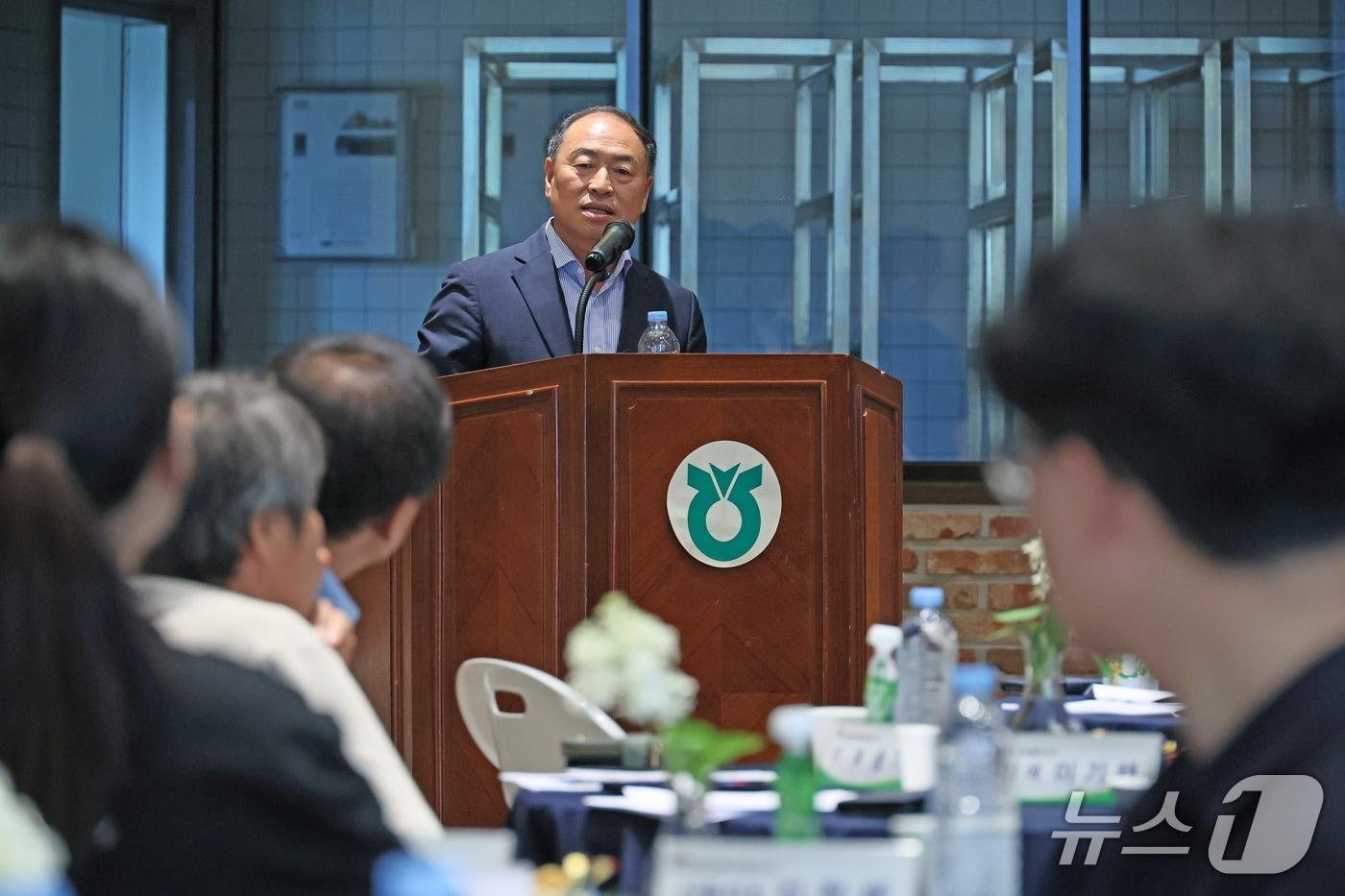 본문 이미지 - 임실군은 25일 치즈농협 판매장 회의실에서 '임실N치즈 상생발전을 위한 협의회'를 개최했다고 밝혔다.(임실군 제공. 재판매 및 DB금지)2026.8.25/뉴스1
