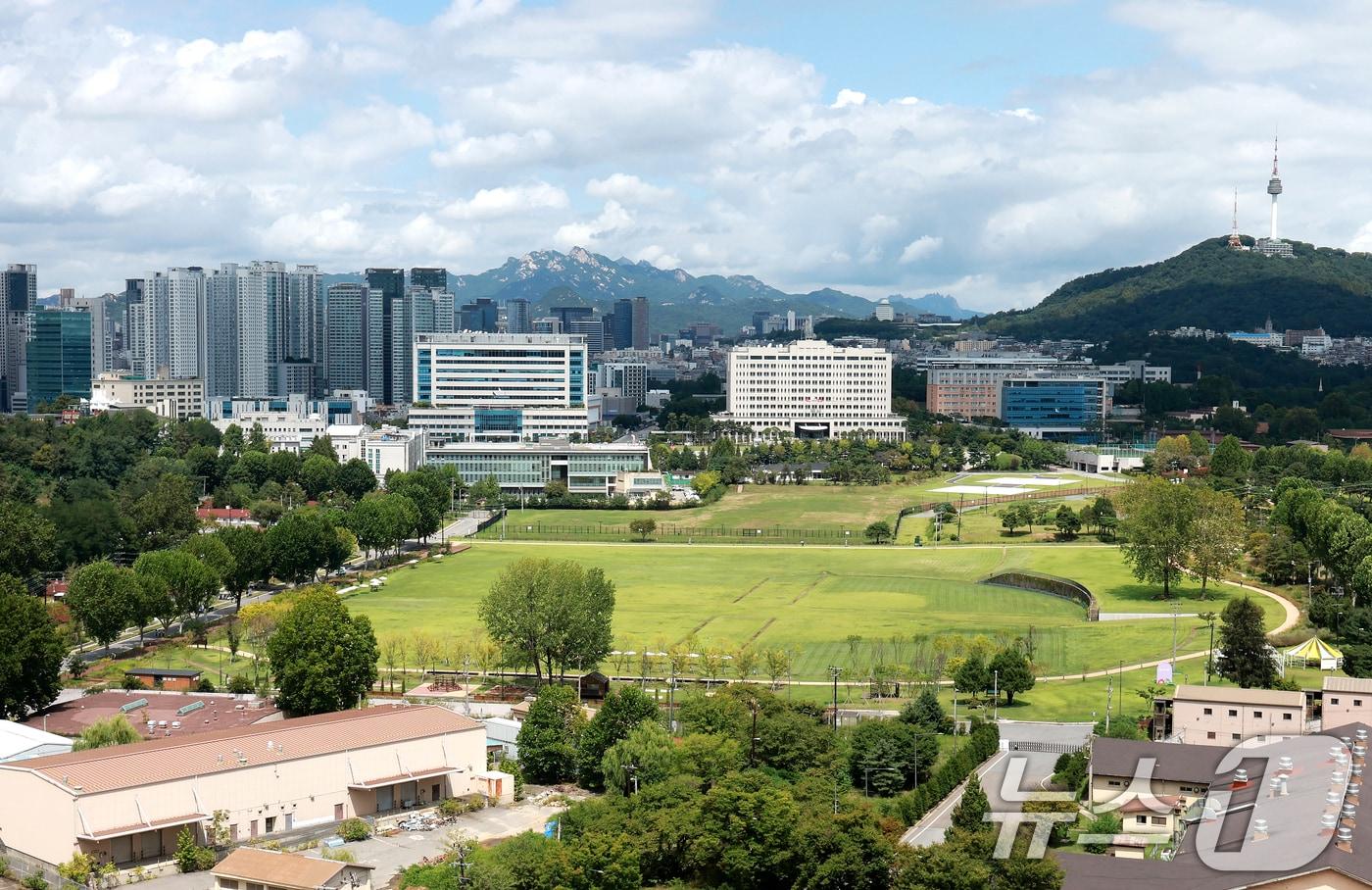 본문 이미지 - 서울 용산구 용산공원의 모습. 2026.8.25 ⓒ 뉴스1 이호윤 기자