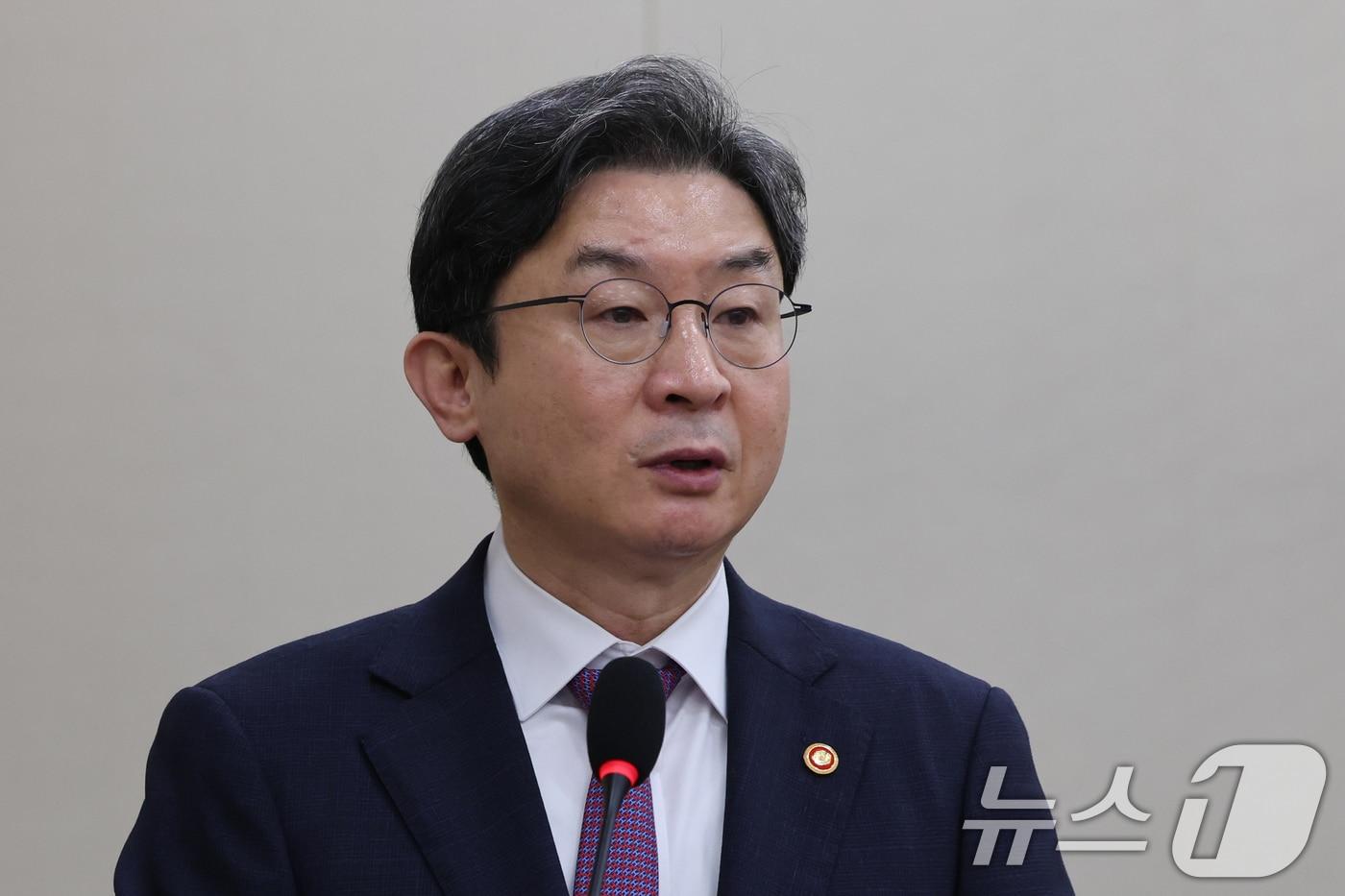본문 이미지 - 이억원 금융위원장이 26일 오전 서울 여의도 국회에서 열린 정무위원회 전체회의에서 2025회계연도 결산 제안설명을 하고 있다. 2026.8.26 ⓒ 뉴스1 황기선 기자