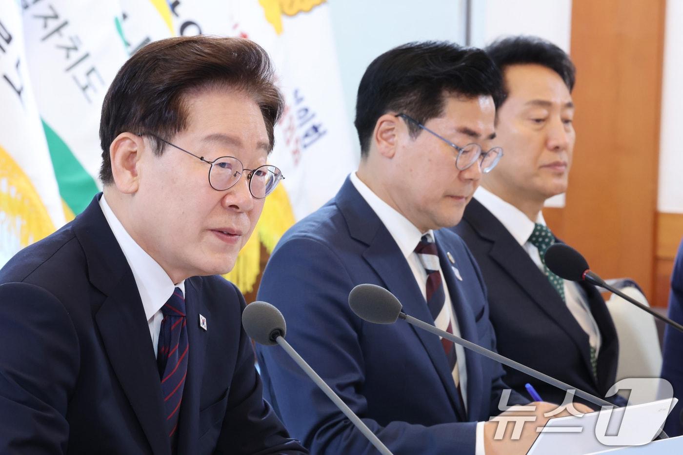본문 이미지 - 이재명 대통령이 26일 청와대에서 열린 제10회 중앙지방협력회의에서 발언하고 있다. 2026.8.26 ⓒ 뉴스1 이재명 기자