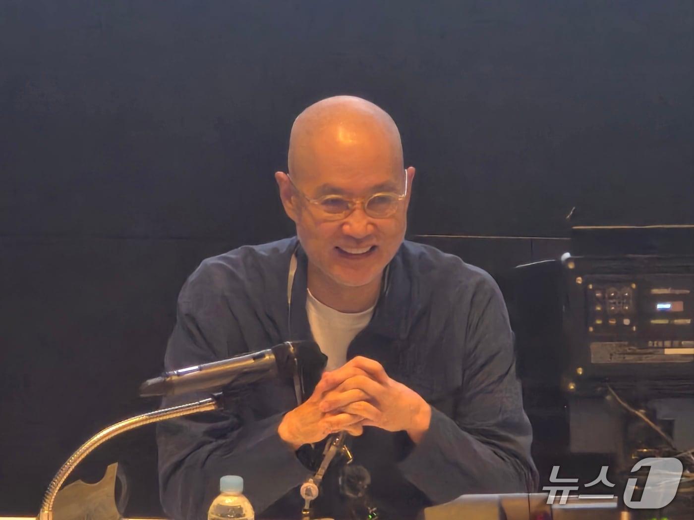 본문 이미지 - 26일 국립현대미술관에서 진행된 기자간담회에서 서도호 작가가 전시 소감을 밝히고 있다. 2026.08.26. ⓒ 뉴스1 김정한 기자