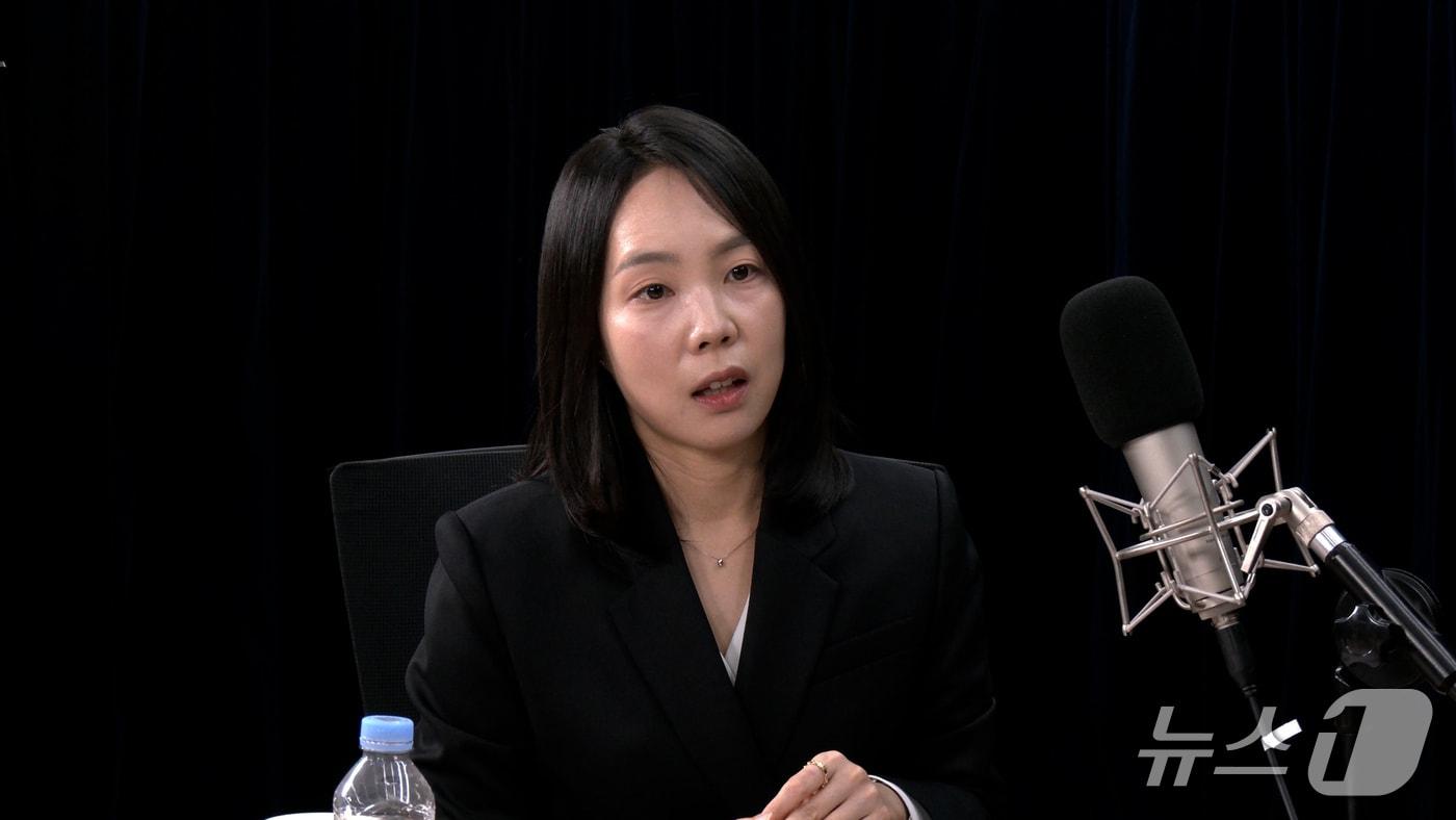 본문 이미지 - 송명진 변호사가 서울 종로 뉴스1 본사 스튜디오에서 인터뷰를 하고 있다. 2026.8.26./뉴스1