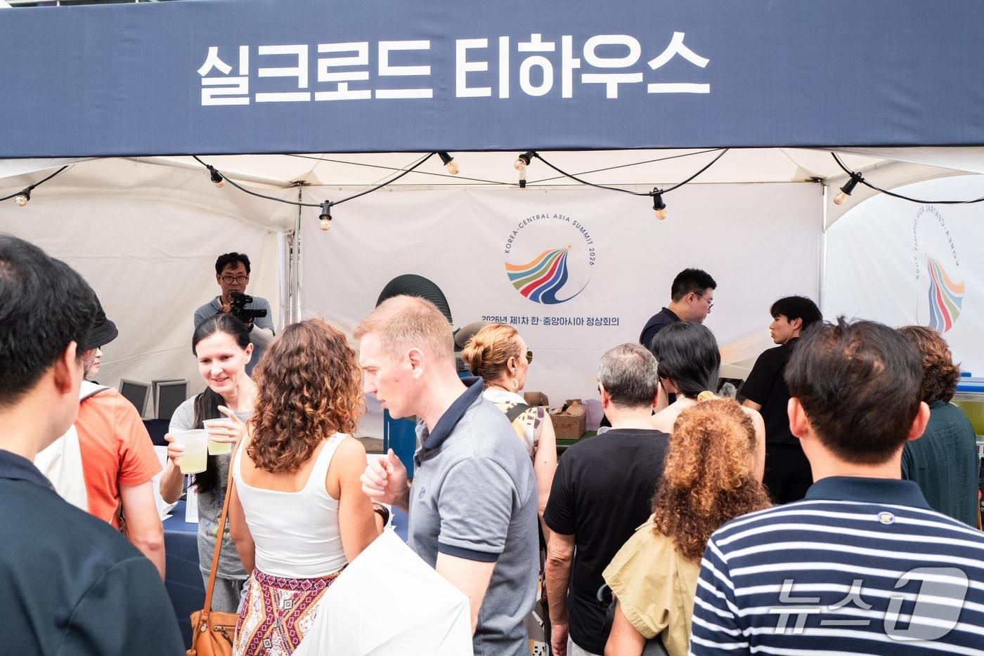 본문 이미지 - 26일 열린 2026년 제1차 한·중앙아시아 정상회의 홍보 행사장의 모습 (외교부 제공)
