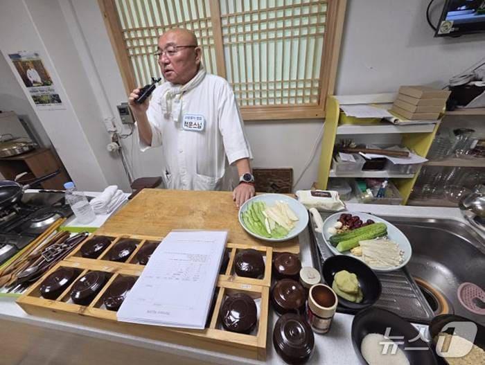 본문 이미지 - 대한불교조계종 수도사가 평택시 학교 급식 노동자 30명을 초청한 사찰음식 체험행사를 오는 29일 오전 10시 수도사 사찰음식 체험관에서 개최한다.