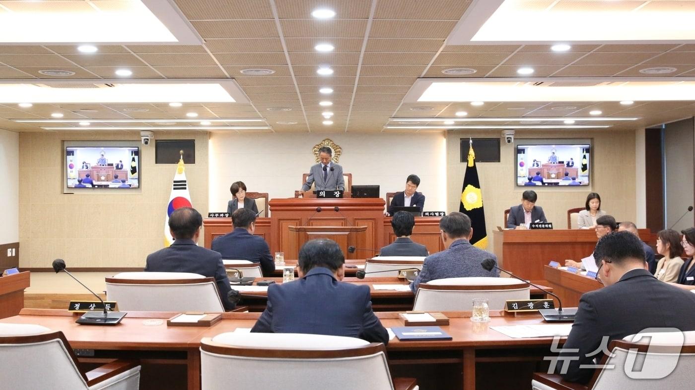 본문 이미지 - 전북 장수군의회가 27일 제387회 제1차 정례회를 열고 14일간의 일정에 돌입했다.(의회 제공. 재판매 및 DB금지)2026.8.27/뉴스1