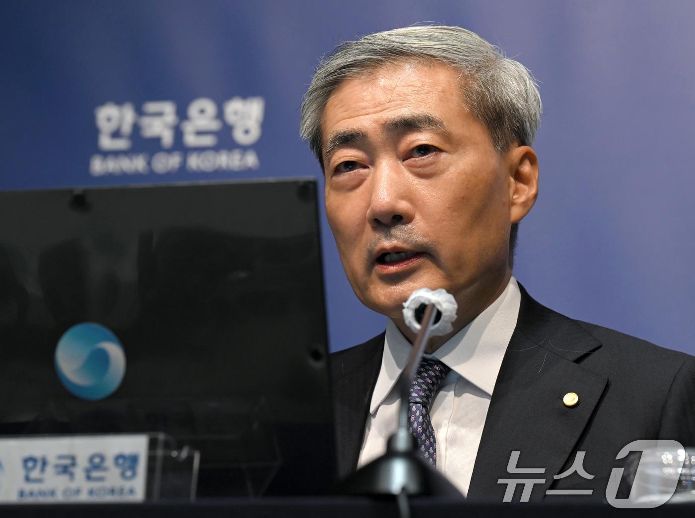 본문 이미지 - 신현송 한국은행 총재가 27일 서울 중구 한국은행에서 열린 금융통화위원회 통화정책방향 기자간담회에서 발언하고 있다. 2026.8.27 ⓒ 뉴스1 사진공동취재단