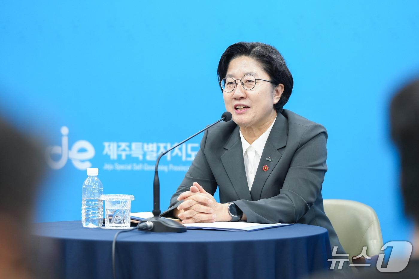 본문 이미지 - 고의숙 제주도교육감이 27일 제주도교육청 기자실에서 출입기자단과 간담회를 하고 있다.(제주도교육청 제공, 재판매 및 DB 금지)