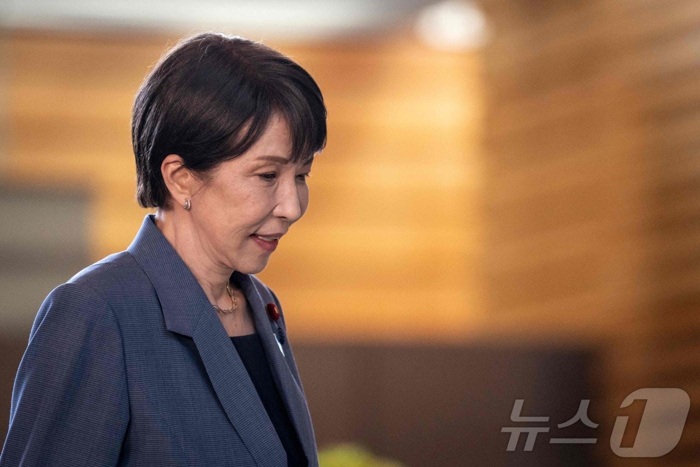 본문 이미지 - 25일 다카이치 사나에 일본 총리가 도쿄 총리관저에 도착한 모습. 2026.08.25 ⓒ AFP=뉴스1