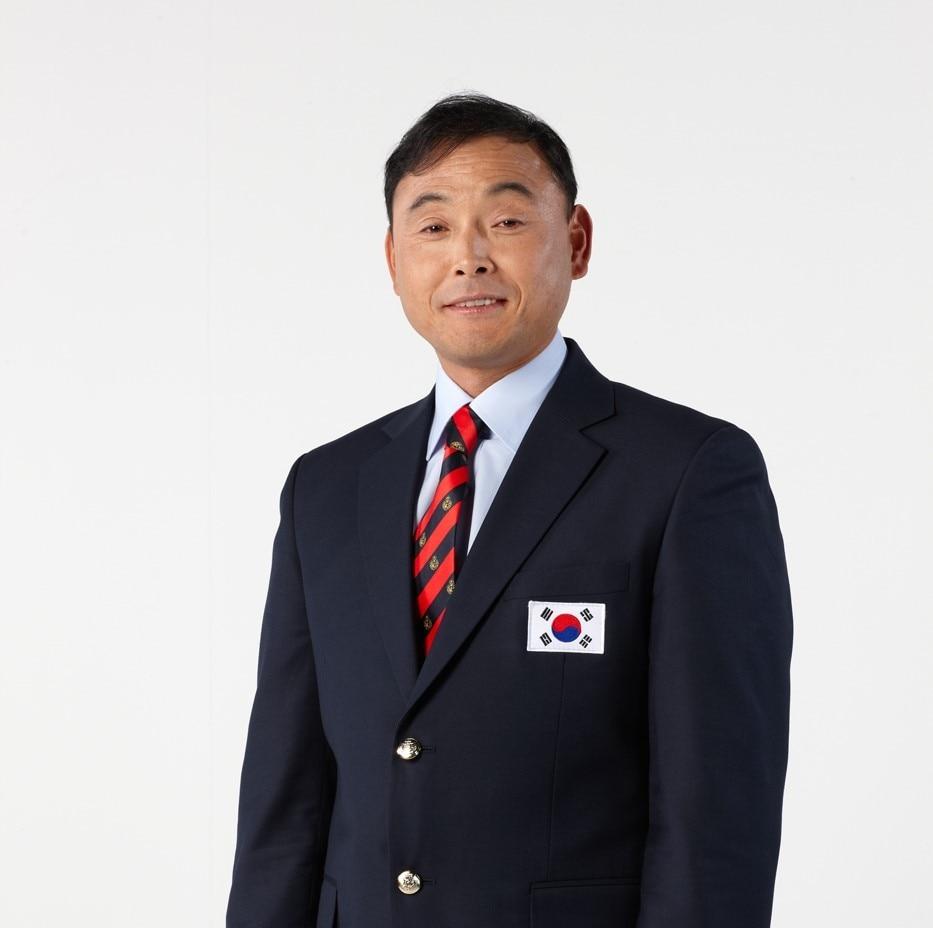 본문 이미지 - '감동의 마라톤' 단장 이봉주 선수 (에쓰오일 제공)