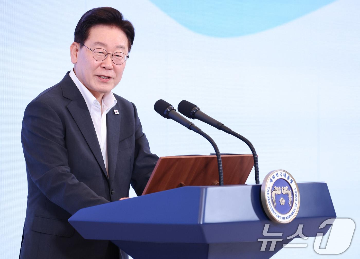 본문 이미지 - 이재명 대통령이 28일 청와대에서 열린 청년 예산 언박싱 2027에서 발언하고 있다. (청와대통신사진기자단) 2026.8.28 ⓒ 뉴스1 허경 기자
