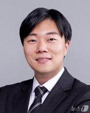 본문 이미지 - GIST 반도체공학과 윤훈한 교수/뉴스1 