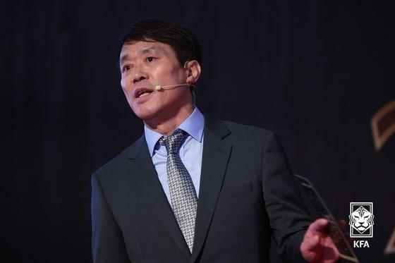 본문 이미지 - 문진희 심판위원장이 사퇴 의사를 밝혔다. 