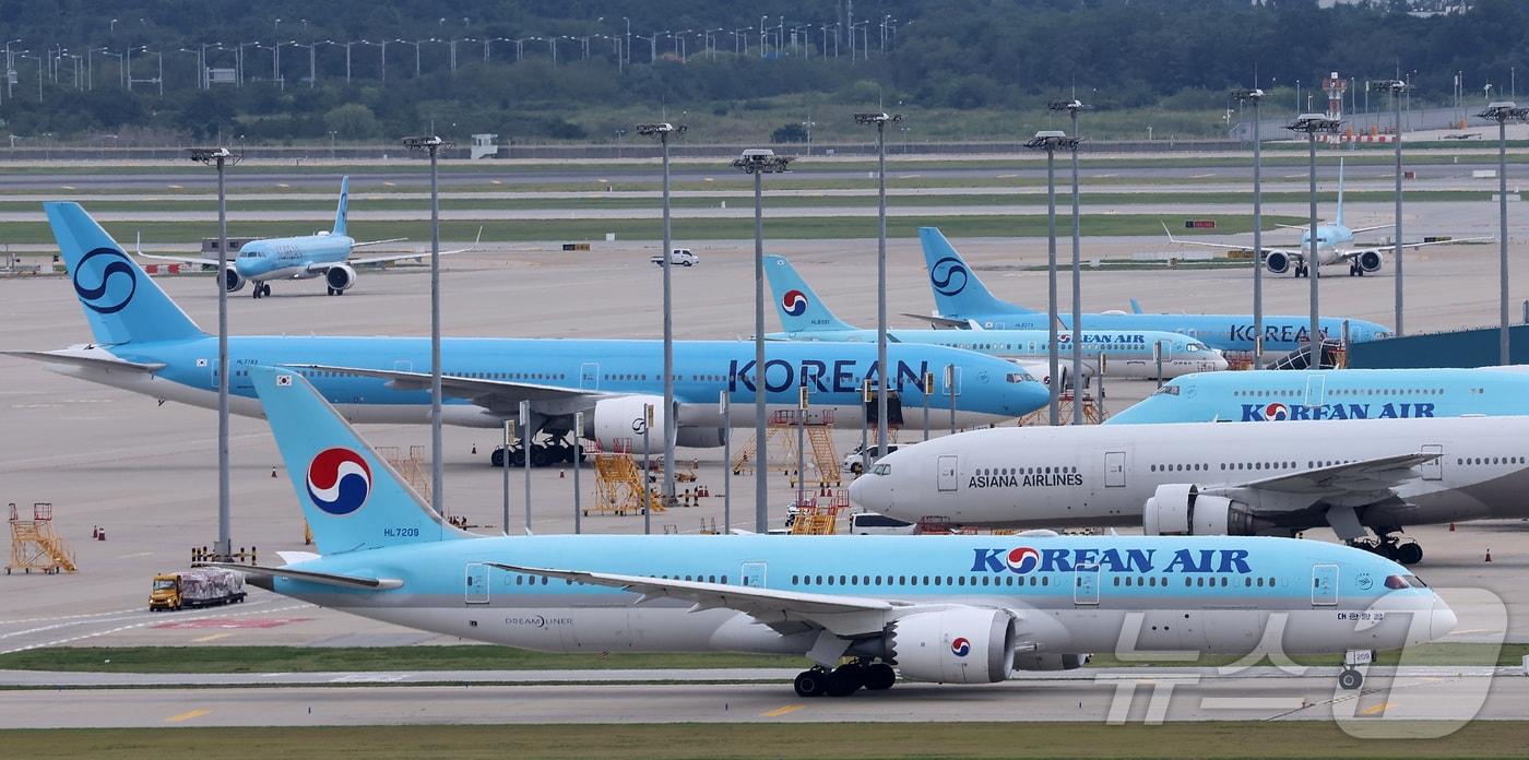 본문 이미지 - 인천국제공항 계류장 모습. 2026.8.30 ⓒ 뉴스1 김성진 기자