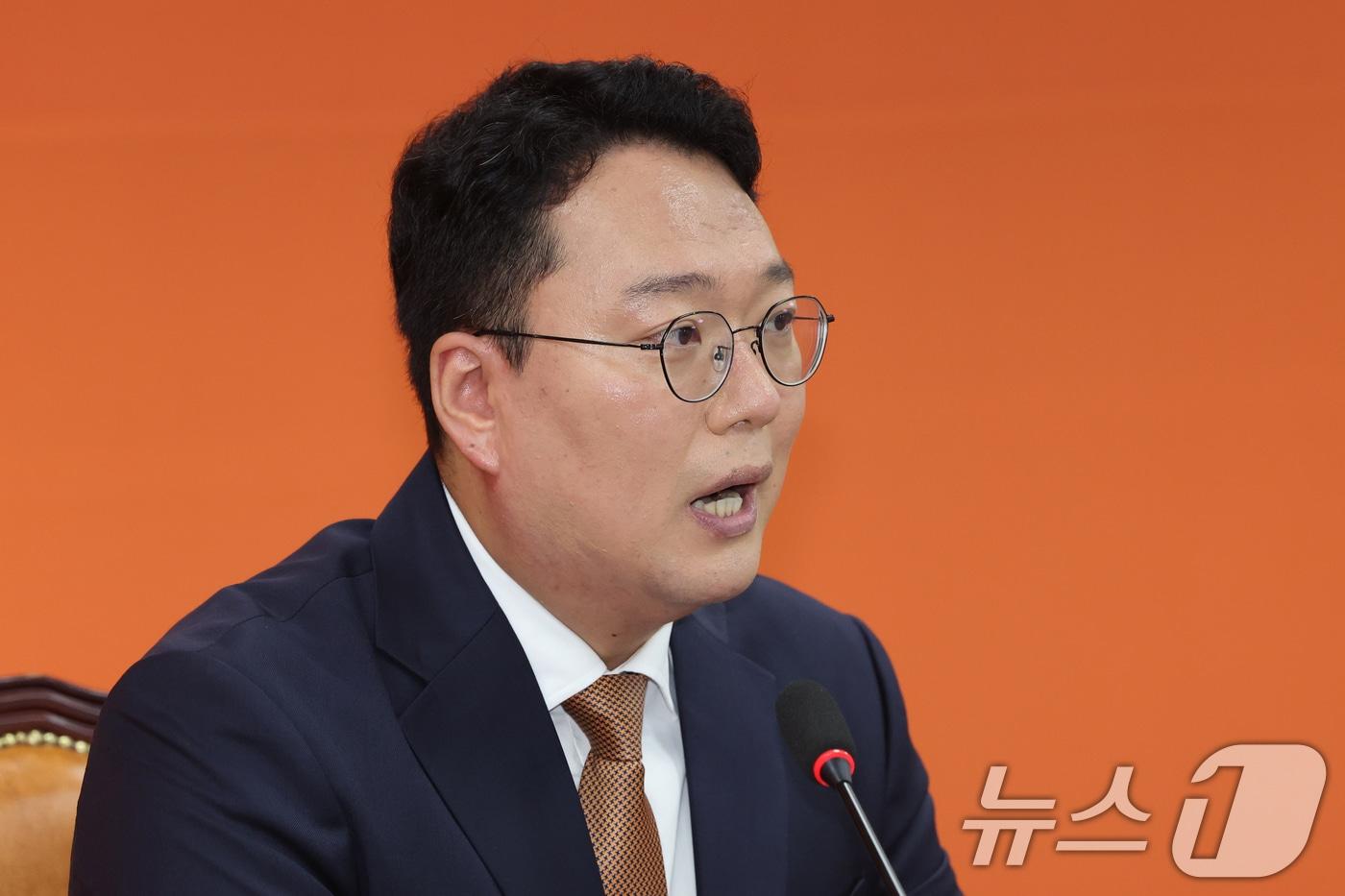 본문 이미지 - 천하람 개혁신당 당대표 권한대행 겸 원내대표가 31일 오전 서울 여의도 국회에서 열린 기자간담회에서 발언을 하고 있다. ⓒ 뉴스1 황기선 기자