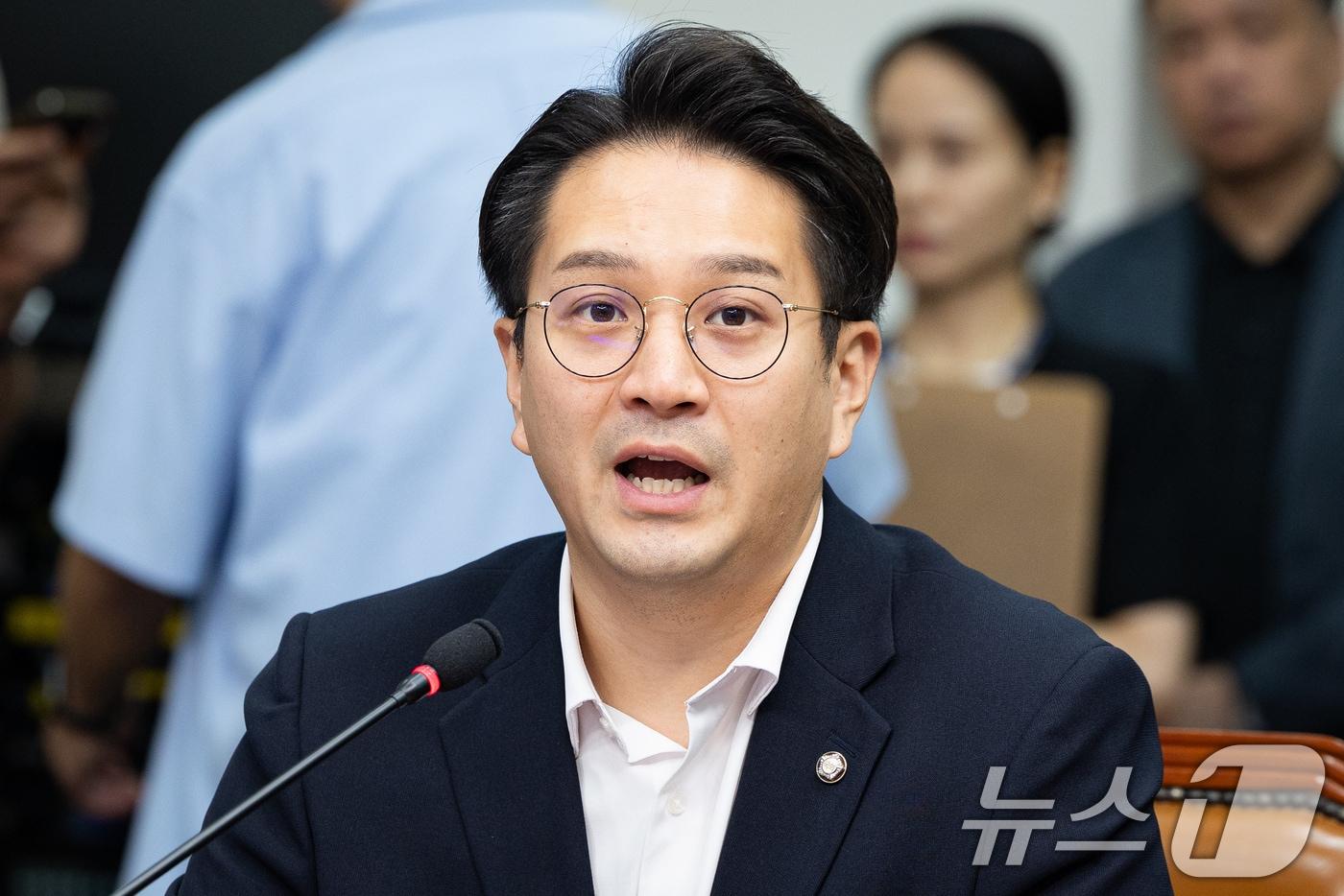 본문 이미지 - 전용기 더불어민주당 최고위원이 지난 8월 31일 서울 여의도 국회에서 열린 최고위원회의에서 발언하고 있다. 2026.8.31 ⓒ 뉴스1 유승관 기자