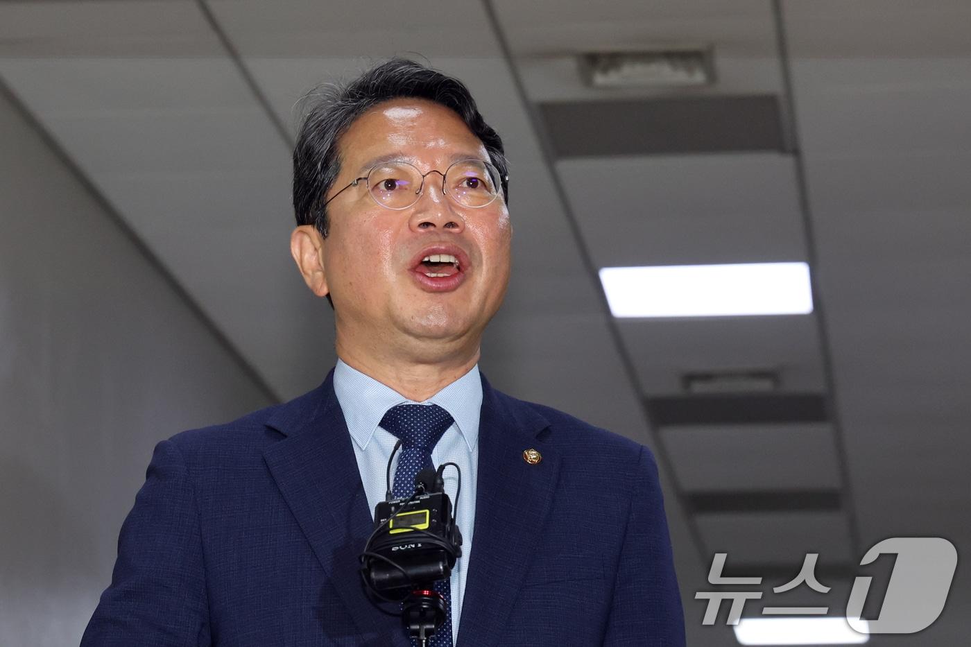 본문 이미지 - 법무부 장관 후보자로 지명된 김승원 법제사법위원회 소위원장이 31일 오전 서울 여의도 국회에서 열린 법사위 법안심사제1소위원회에 참석하며 소감을 밝히고 있다. 2026.8.31 ⓒ 뉴스1 황기선 기자
