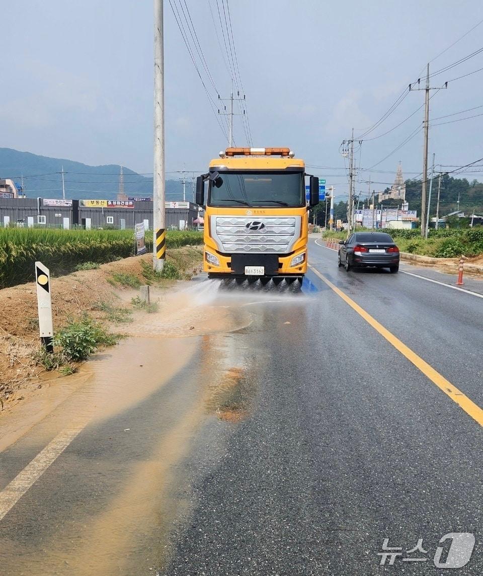 본문 이미지 - 제설 장비 염수교반용 차량(충북도 제공. 재판매 및 DB금지)