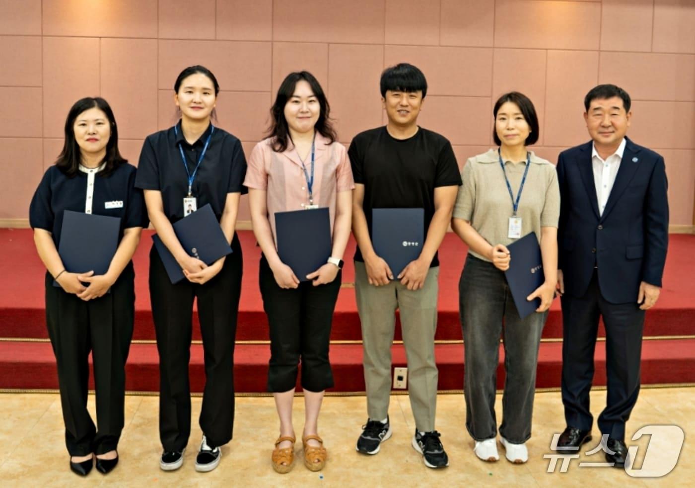 본문 이미지 - 증평군 2026년 상반기 우수공무원.(증평군 제공. 재판매 및 DB금지)/뉴스1