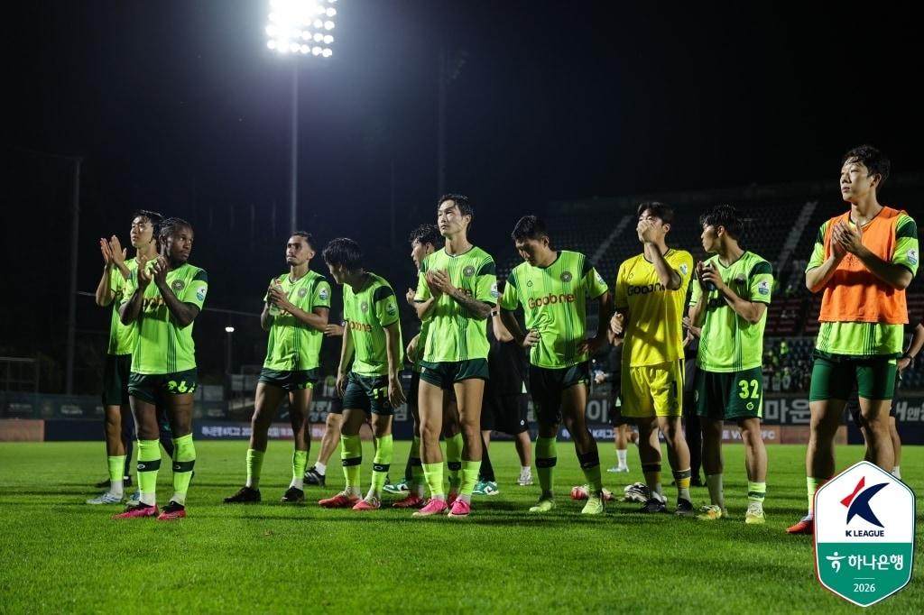 본문 이미지 - 김포FC 선수단. (한국프로축구연맹 제공)