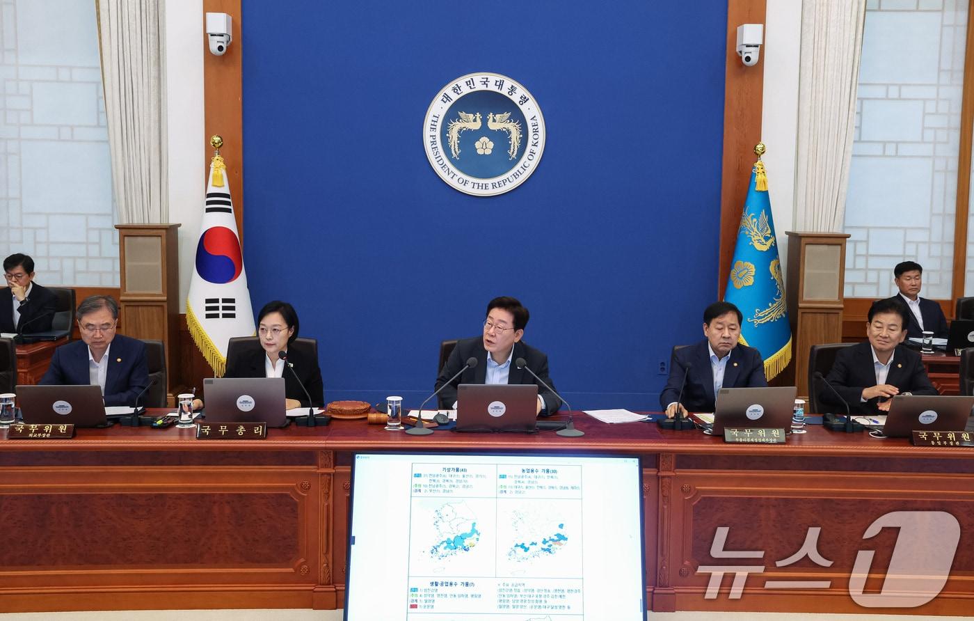 본문 이미지 - 이재명 대통령이 4일 청와대에서 열린 국무회의에서 발언을 하고 있다. (청와대통신사진기자단) 2026.8.4 ⓒ 뉴스1 이재명 기자