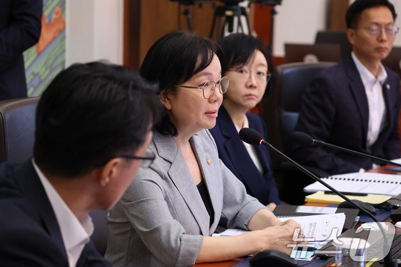 본문 이미지 - 송경희 개인정보보호위원회 위원장이 4일 청와대에서 열린 국무회의에서 발언을 하고 있다. (청와대통신사진기자단) 2026.8.4 ⓒ 뉴스1 이재명 기자