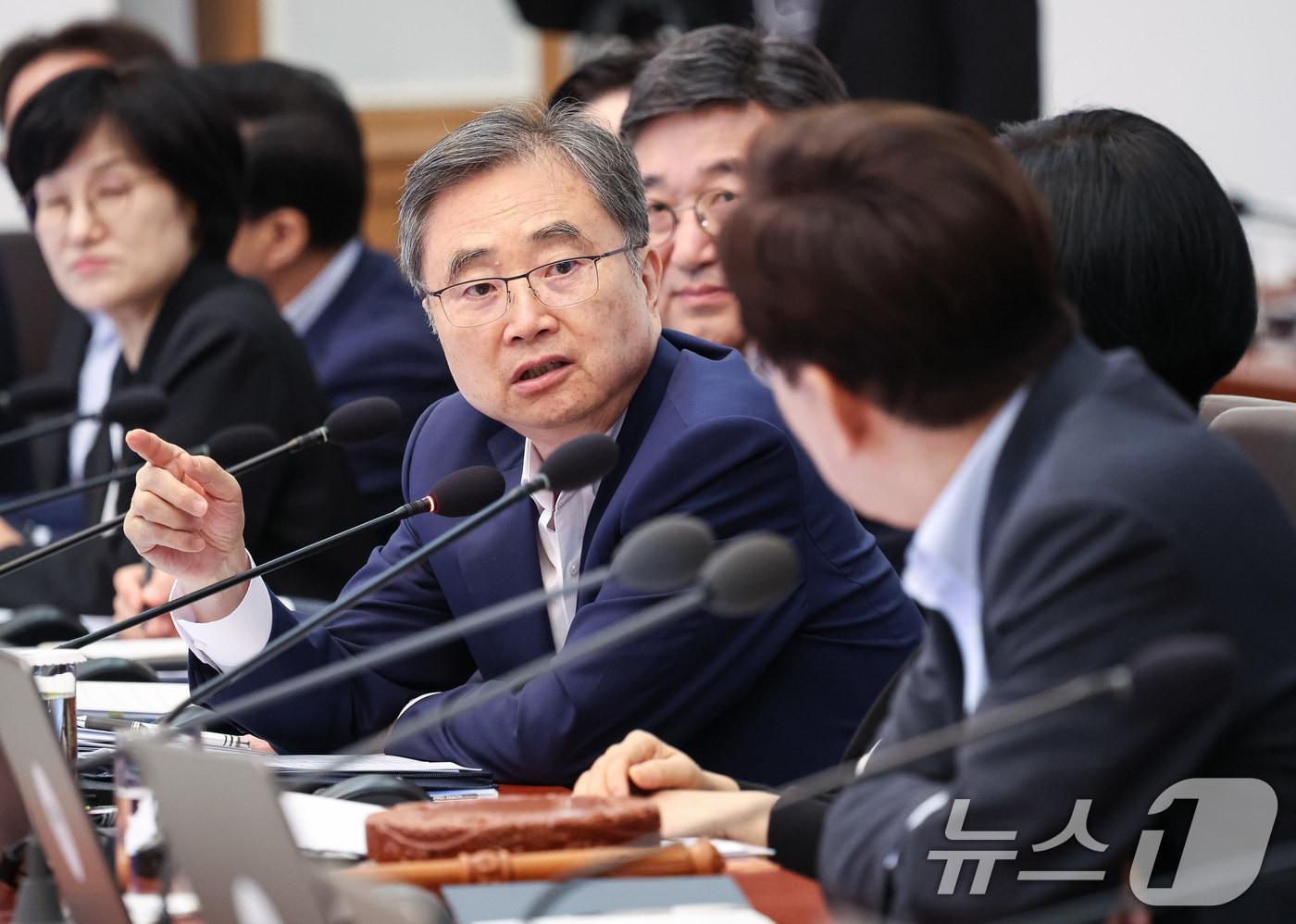 본문 이미지 - 조현 외교부 장관이 4일 청와대에서 열린 국무회의에서 발언을 하고 있다. (청와대통신사진기자단) 2026.8.4 ⓒ 뉴스1 이재명 기자