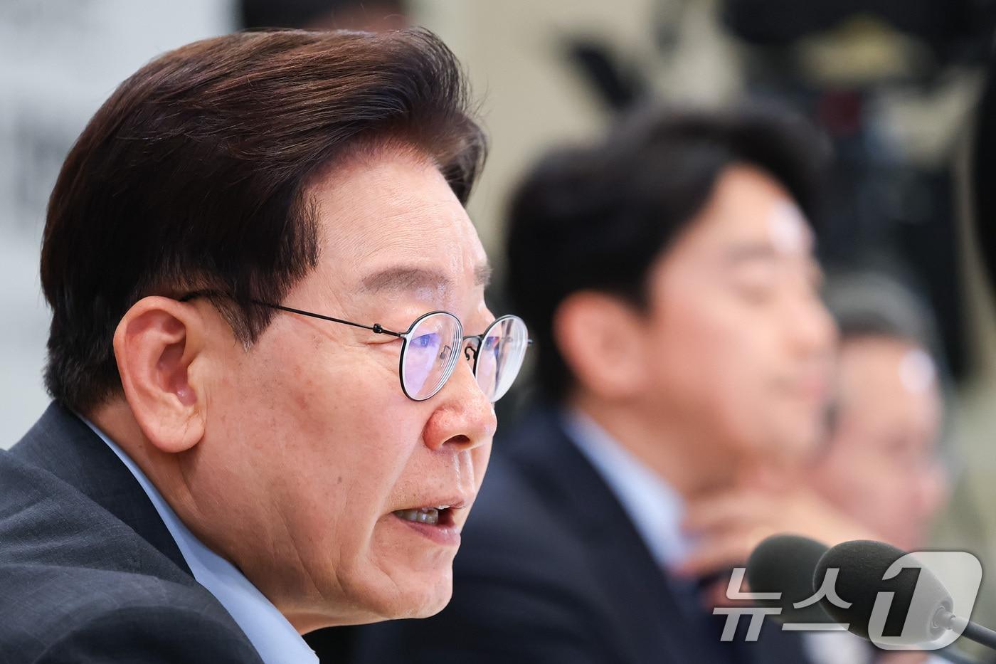 본문 이미지 - 이재명 대통령이 4일 청와대 영빈관에서 열린 고용노동부, 중소벤처기업부, 공정거래위원회 2차 업무보고에서 발언을 하고 있다. (청와대통신사진기자단) 2026.8.4 ⓒ 뉴스1 이재명 기자