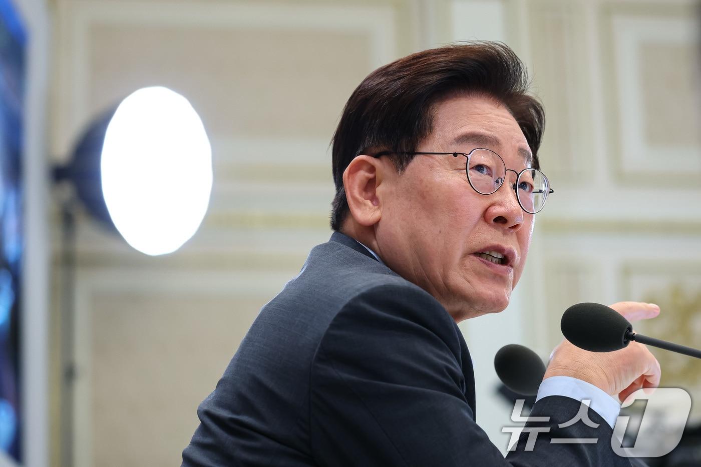 본문 이미지 - 이재명 대통령이 4일 청와대 영빈관에서 열린 고용노동부, 중소벤처기업부, 공정거래위원회 2차 업무보고에서 발언을 하고 있다. (청와대통신사진기자단) 2026.8.4 ⓒ 뉴스1 이재명 기자