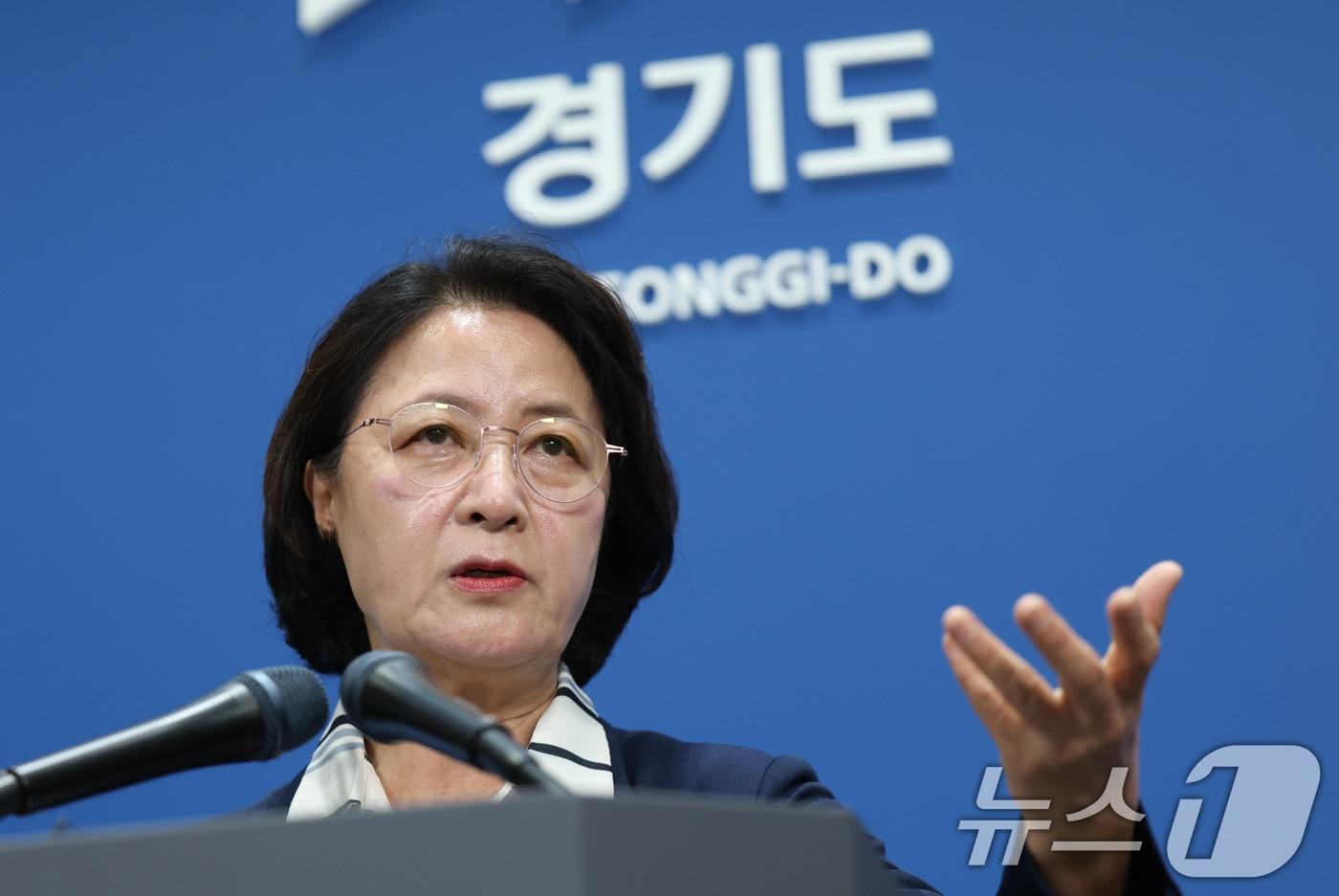 본문 이미지 - 추미애 경기도지사가 5일 경기 수원시 영통구 경기도청 브리핑룸에서 열린 '경기도 재정상황 관련 기자회견'에서 재정 비상 선언을 하고 있다. 2026.8.5 ⓒ 뉴스1 김영운 기자