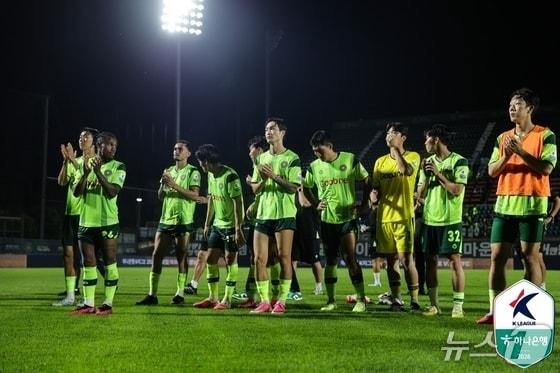 본문 이미지 - 김포FC 선수단.(한국프로축구연맹 제공/뉴스1)