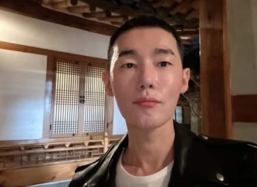 본문 이미지 - 작가 허지웅 SNS